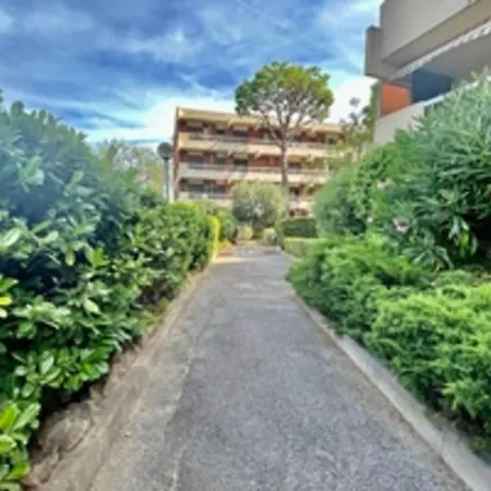 아파트 In Complex With Pool And Tennis Court *